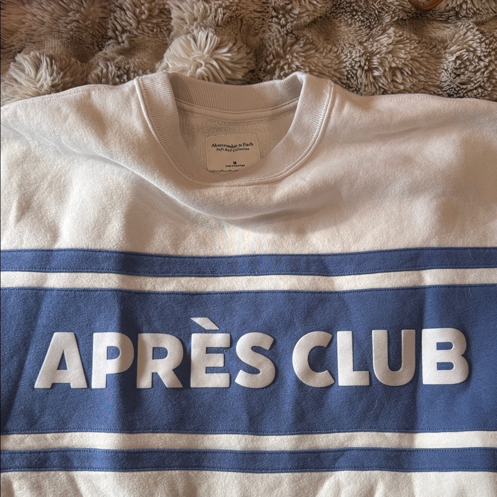 Abercrombie & Fitch Blue and White APRES CLUB Cozy Sweatshirt